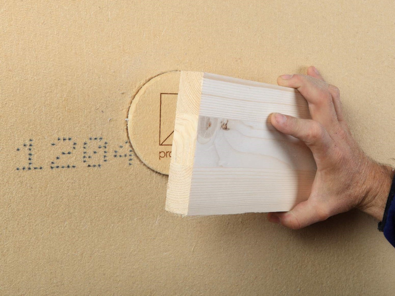 Verschlussstopfen für Einblaslöcher in Holzfaserplatten CLOX